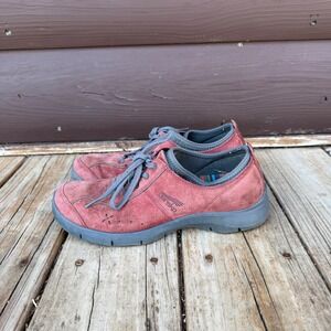 Dansko Elise Sneakers Women 39 Berry Pink Suede Lace Up Slip Resistant Shoes